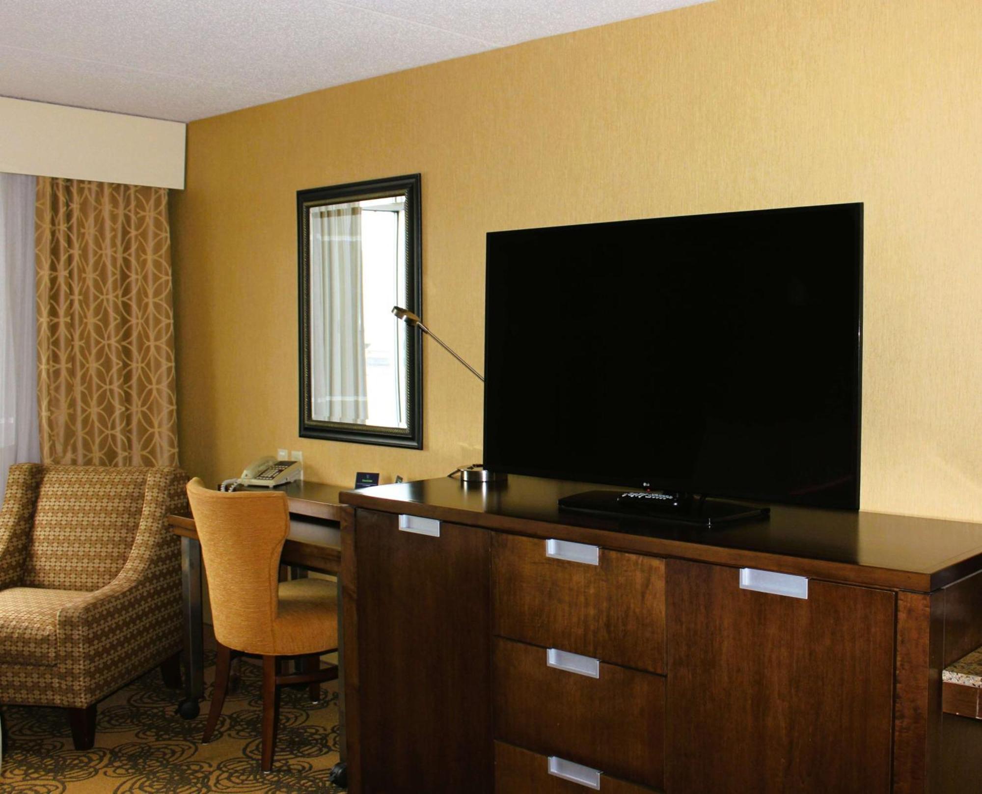 Doubletree By Hilton Bay City - Riverfront Eksteriør billede