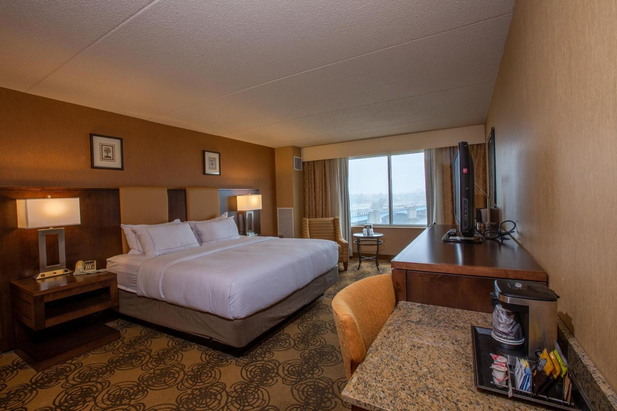 Doubletree By Hilton Bay City - Riverfront Eksteriør billede