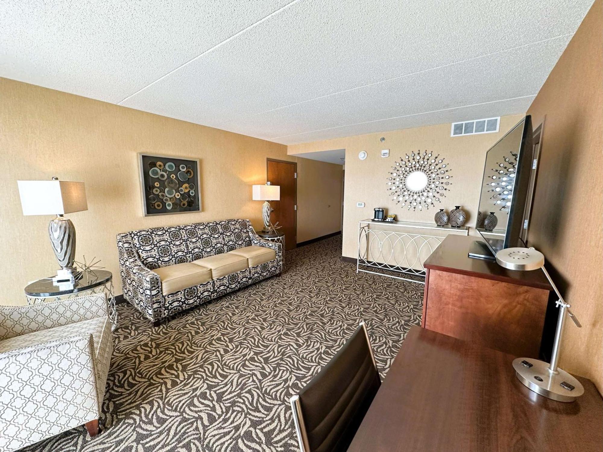 Doubletree By Hilton Bay City - Riverfront Eksteriør billede