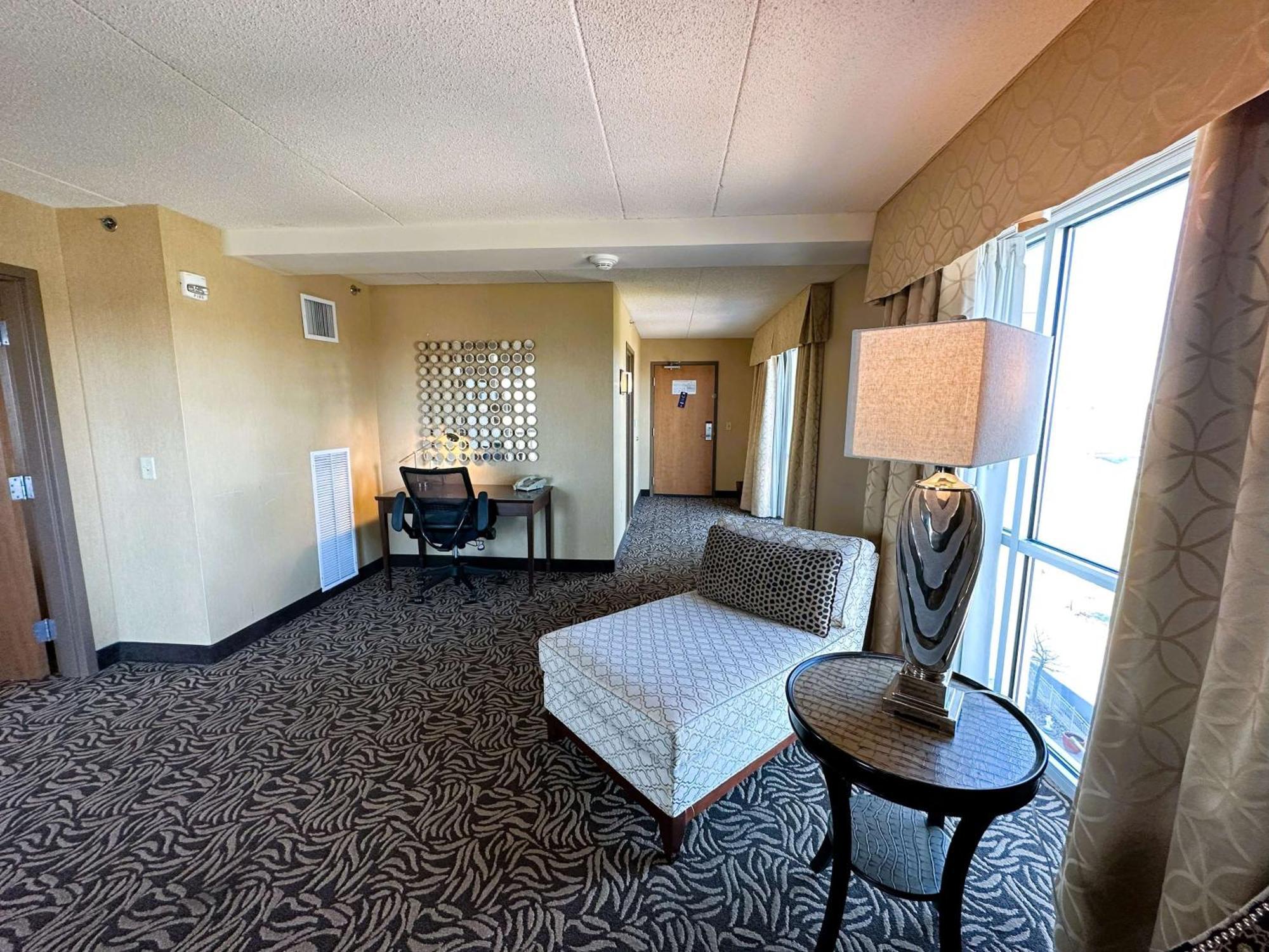 Doubletree By Hilton Bay City - Riverfront Eksteriør billede
